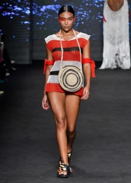 Ponto Firme

SPFW N54

Ze Takahashi / @agfotosite